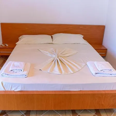 Rei Hotel Hotell Bashkia e Orikumit