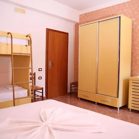 Rei Hotel Bashkia e Orikumit