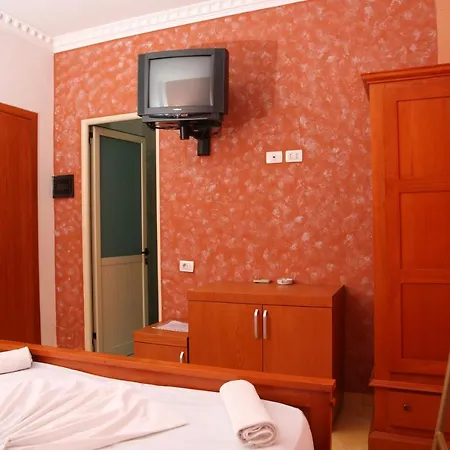 Rei Hotel