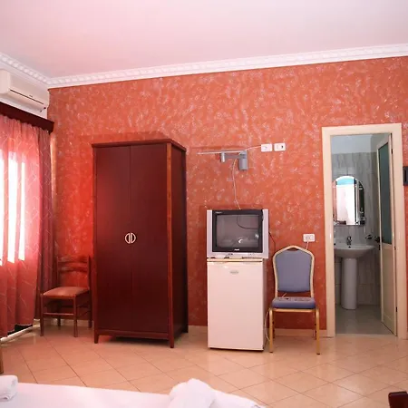 Rei Hotel Hotell