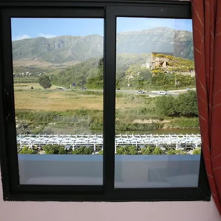 Rei Hotel Hotell 3*