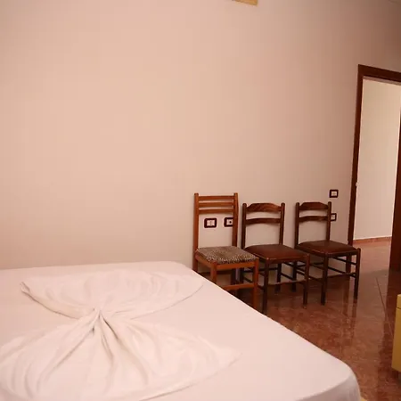 Rei Hotel Hotell
