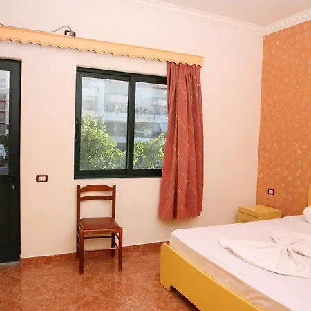 Rei Hotel Hotell