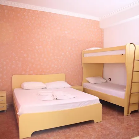 Rei Hotel Hotell 3*