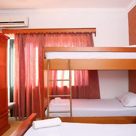 Rei Hotel